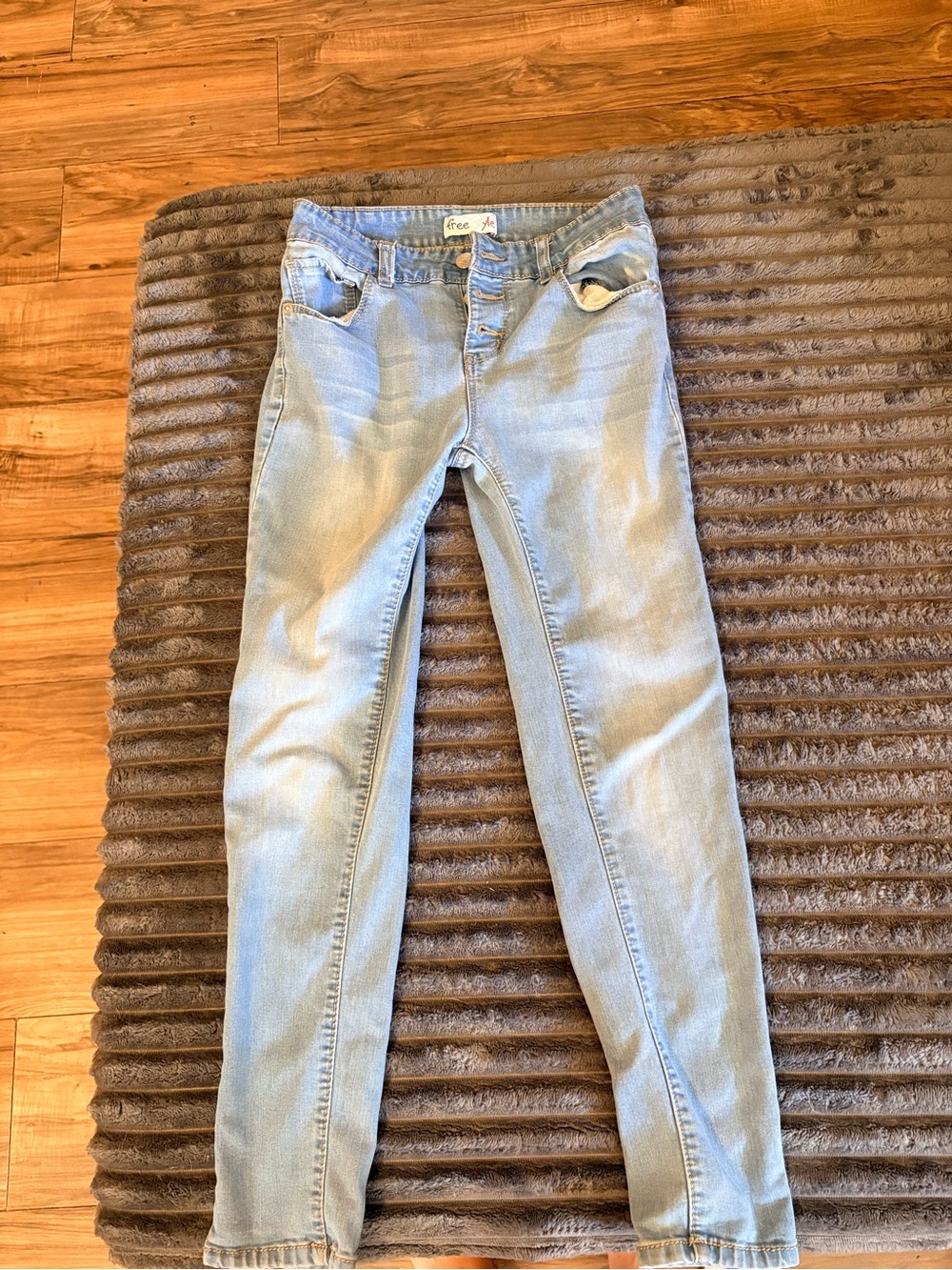 Light Wash Women's Jeans - Unbranded